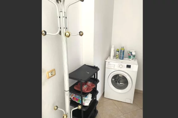 Shtepi me qera Apartament ne Tirane, 1+1, Mobilimi E mobiluar, Pagesa 30,000  Leke.