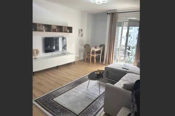 Shtepi me qera Apartament ne Tirane, 2+1, Mobilimi E mobiluar, Pagesa 70,000  Leke.