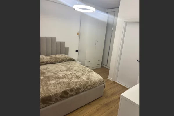 Shtepi me qera Apartament ne Tirane, 2+1, Mobilimi E mobiluar, Pagesa 70,000  Leke.