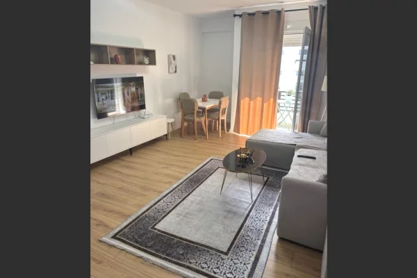 Shtepi me qera Apartament ne Tirane, 2+1, Mobilimi E mobiluar, Pagesa 70,000  Leke.