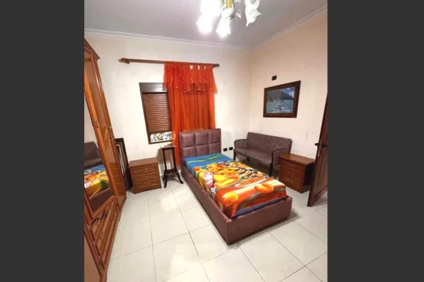 Shtepi me qera Apartament ne Tirane, Garsoniere, Mobilimi E mobiluar, Pagesa 300  Euro.