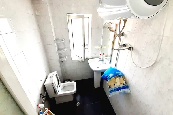 Shtepi me qera Apartament ne Tirane, 1+1, Mobilimi E mobiluar, Pagesa 40,000  Leke.