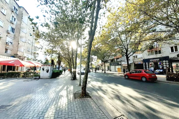 Shtepi me qera Apartament ne Tirane, 1+1, Mobilimi E mobiluar, Pagesa 40,000  Leke.