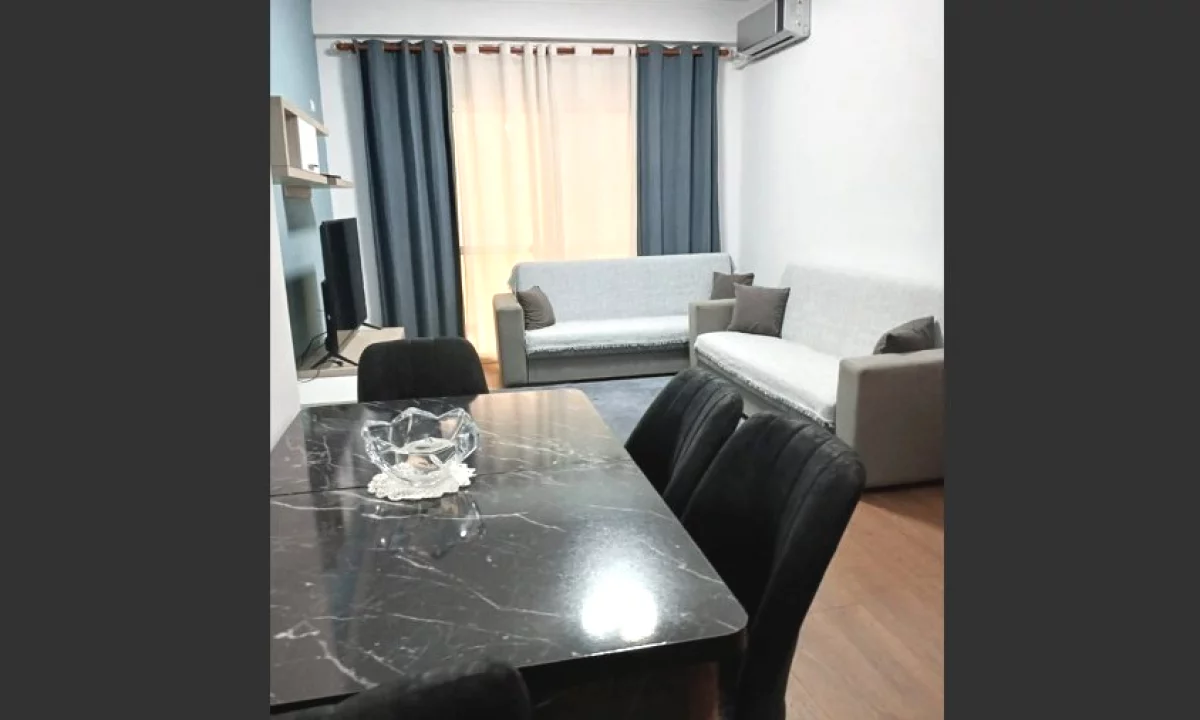 Shtepi me qera Apartament ne Tirane, 2+1, Mobilimi E mobiluar, Pagesa 40,000  Leke.