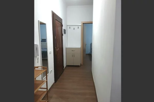 Shtepi me qera Apartament ne Tirane, 2+1, Mobilimi E mobiluar, Pagesa 40,000  Leke.