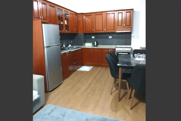 Shtepi me qera Apartament ne Tirane, 2+1, Mobilimi E mobiluar, Pagesa 40,000  Leke.