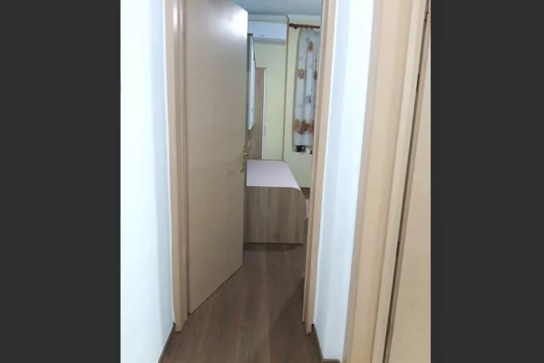 Shtepi me qera Apartament ne Tirane, 2+1, Mobilimi E mobiluar, Pagesa 40,000  Leke.