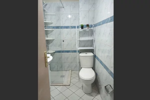 Shtepi me qera Apartament ne Tirane, 2+1, Mobilimi E mobiluar, Pagesa 40,000  Leke.