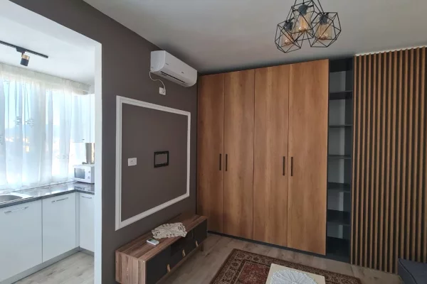 Shtepi me qera Apartament ne Tirane, Garsoniere, Mobilimi E mobiluar, Pagesa 46,000  Leke.