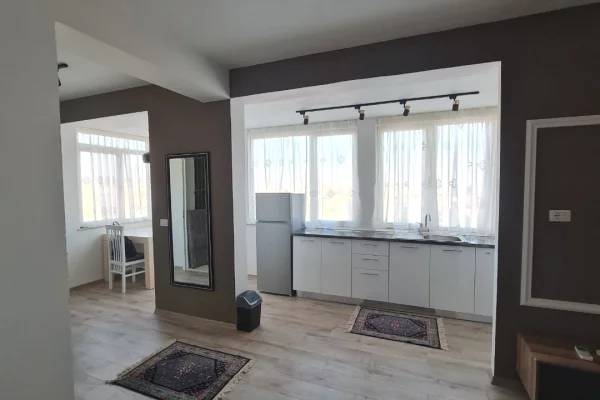 Shtepi me qera Apartament ne Tirane, Garsoniere, Mobilimi E mobiluar, Pagesa 46,000  Leke.