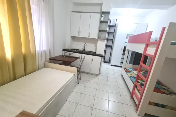Shtepi me qera Apartament ne Tirane, Garsoniere, Mobilimi E mobiluar, Pagesa 20,000  Leke.