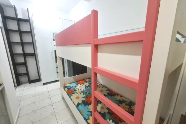 Shtepi me qera Apartament ne Tirane, Garsoniere, Mobilimi E mobiluar, Pagesa 20,000  Leke.