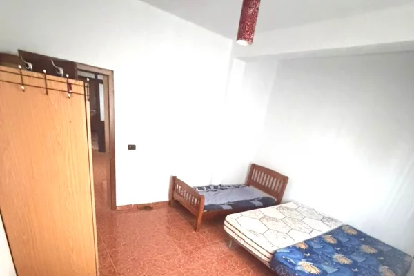 Shtepi me qera Apartament ne Tirane, 2+1, Mobilimi E mobiluar, Pagesa 40,000  Leke.
