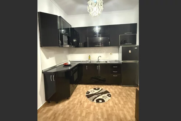 Shtepi me qera Apartament ne Tirane, 1+1, Mobilimi E mobiluar, Pagesa 35,000  Leke.