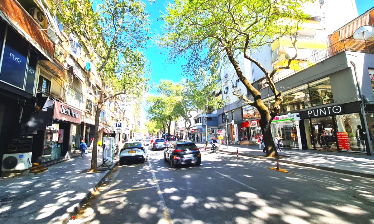 Shtepi me qera Apartament ne Tirane, 2+1, Mobilimi E mobiluar, Pagesa 50,000  Leke.