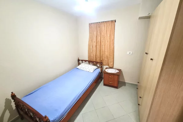 Shtepi me qera Apartament ne Tirane, 2+1, Mobilimi E mobiluar, Pagesa 50,000  Leke.