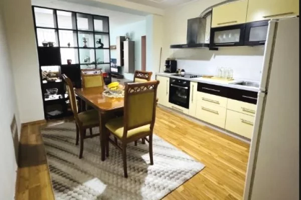 Shtepi ne shitje Apartament ne Tirane, 1+1, Mobilimi E mobiluar, Pagesa 60,000  Leke.