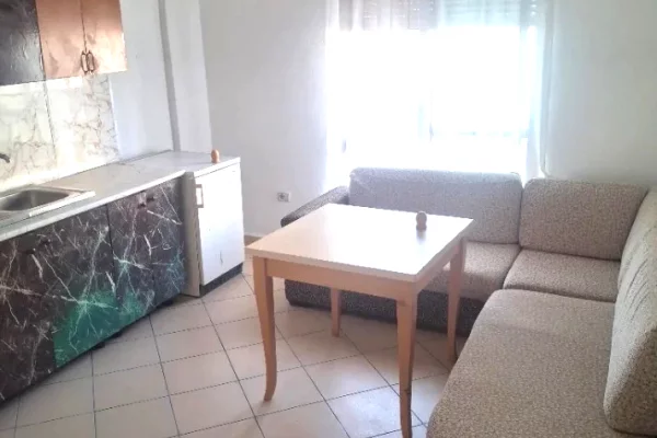 Shtepi me qera 1+1 ne Tirane - 30,000 Leke