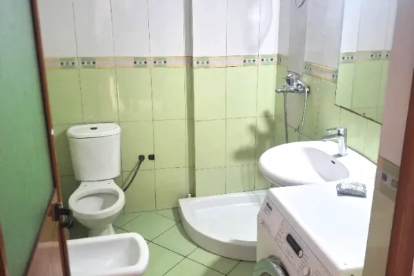 Shtepi me qera Apartament ne Tirane, 1+1, Mobilimi E mobiluar, Pagesa 30,000  Leke.