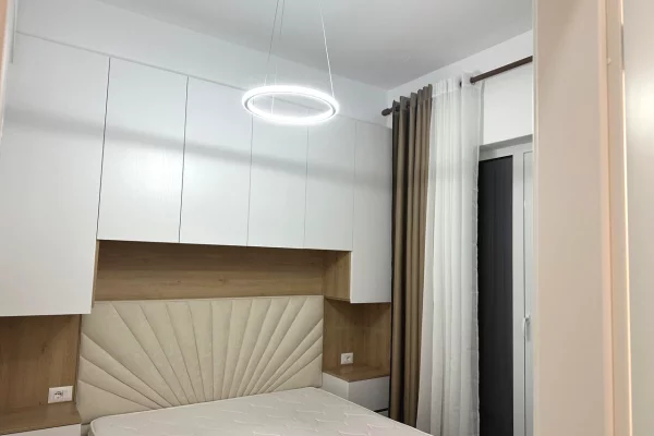 Shtepi me qera Apartament ne Tirane, 1+1, Mobilimi E mobiluar, Pagesa 42,000  Leke.