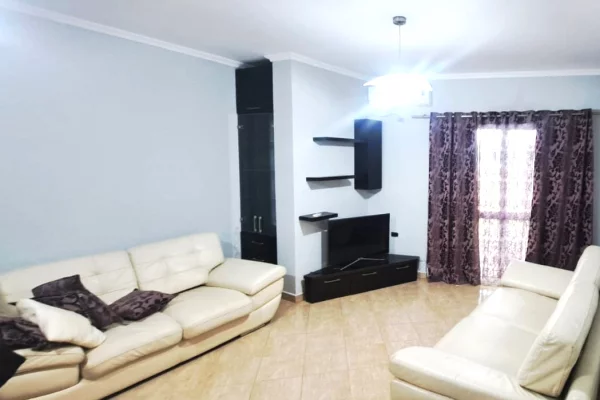 Shtepi me qera 1+1 ne Tirane - 42,000 Leke