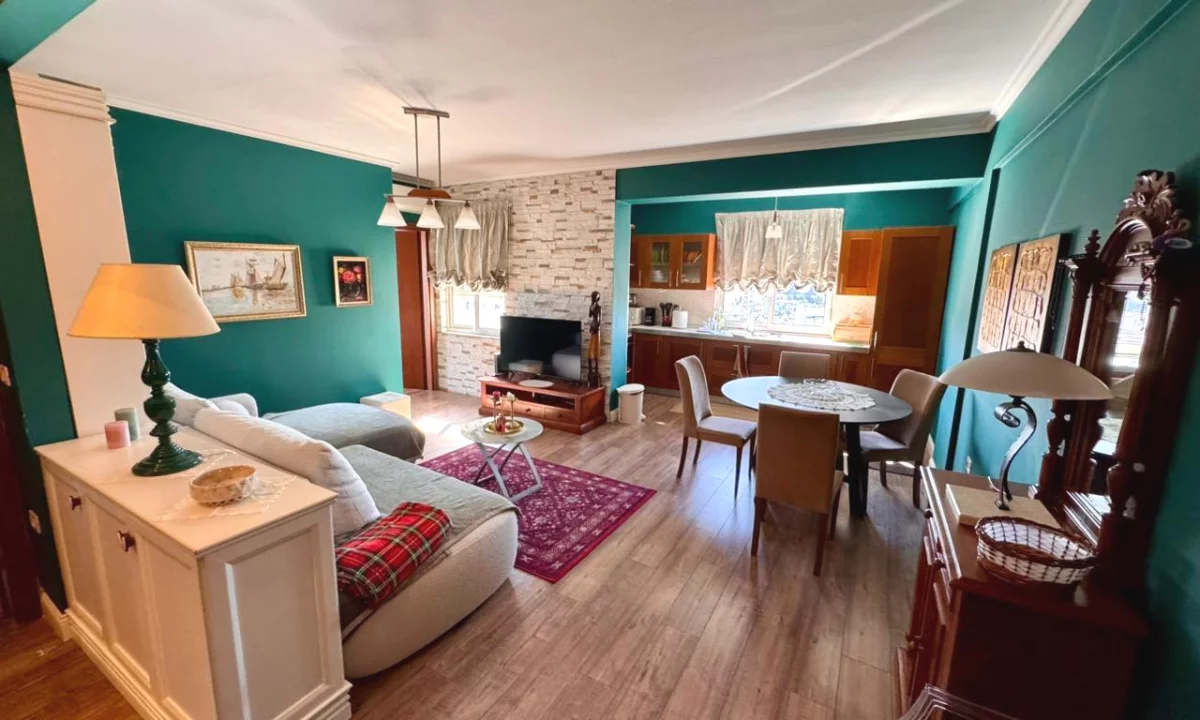 Shtepi me qera Apartament ne Tirane, 2+1, Mobilimi E mobiluar, Pagesa 800  Euro.