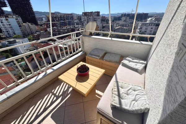 Shtepi me qera Apartament ne Tirane, 2+1, Mobilimi E mobiluar, Pagesa 800  Euro.