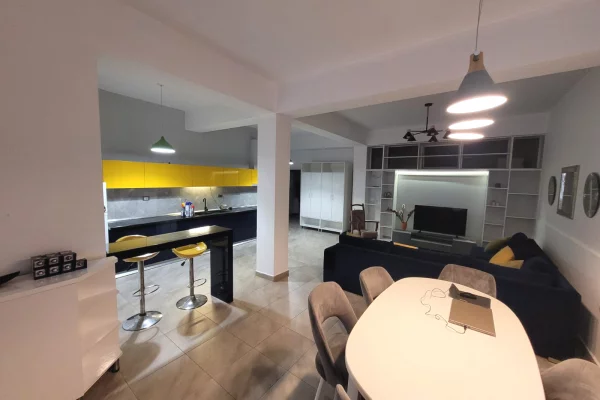 Shtepi me qera Apartament ne Tirane, 2+1, Mobilimi E mobiluar, Pagesa 50,000  Leke.