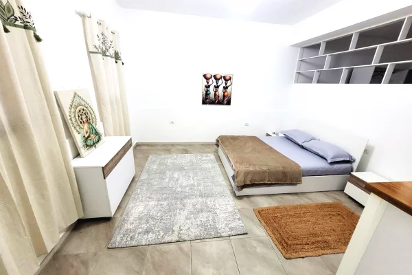 Shtepi me qera Apartament ne Tirane, 2+1, Mobilimi E mobiluar, Pagesa 50,000  Leke.