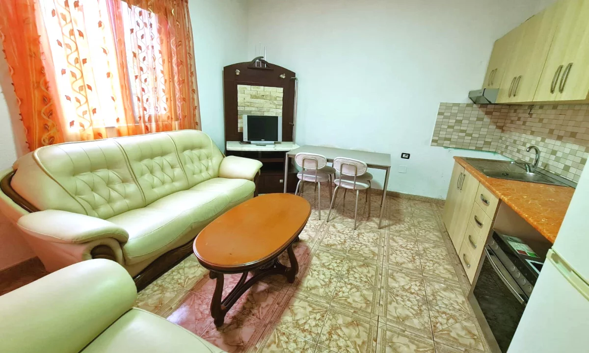 Shtepi me qera Apartament ne Tirane, 1+1, Mobilimi E mobiluar, Pagesa 35,000  Leke.