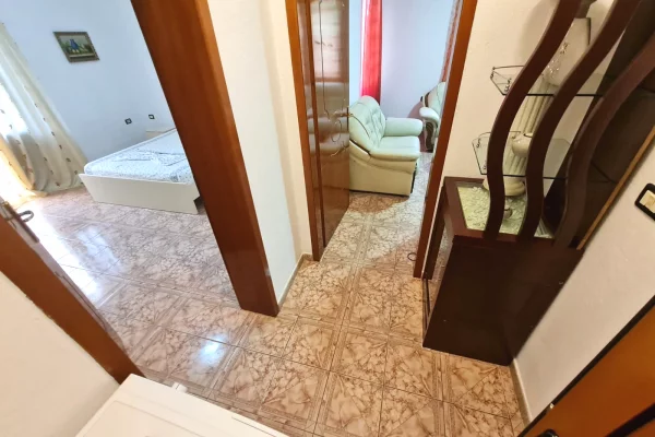 Shtepi me qera Apartament ne Tirane, 1+1, Mobilimi E mobiluar, Pagesa 35,000  Leke.