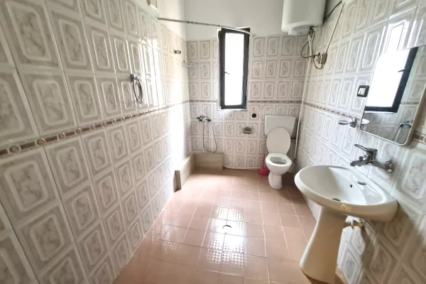 Shtepi me qera Apartament ne Tirane, 1+1, Mobilimi E mobiluar, Pagesa 35,000  Leke.