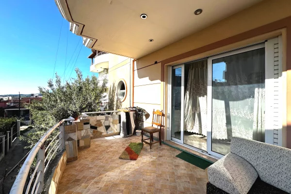 Shtepi me qera 1+1 ne Tirane - 33,000 Leke