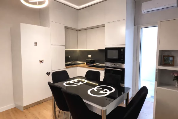 ⭐ Apartament 1+1+Verande me Qera te Liqeni i Thate ngjitur me Radisson-in 