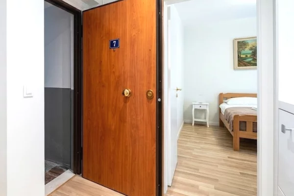 Shtepi me qera Apartament ne Tirane, 1+1, Mobilimi E mobiluar, Pagesa 55,000  Leke.