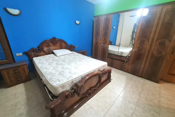 Shtepi me qera Apartament ne Tirane, 3+1, Mobilimi E mobiluar, Pagesa 35,000  Leke.