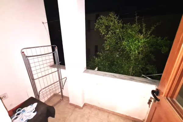 Shtepi me qera Apartament ne Tirane, 3+1, Mobilimi E mobiluar, Pagesa 35,000  Leke.