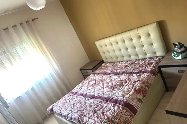 Shtepi me qera Apartament ne Tirane, 1+1, Mobilimi E mobiluar, Pagesa 50,000  Leke.