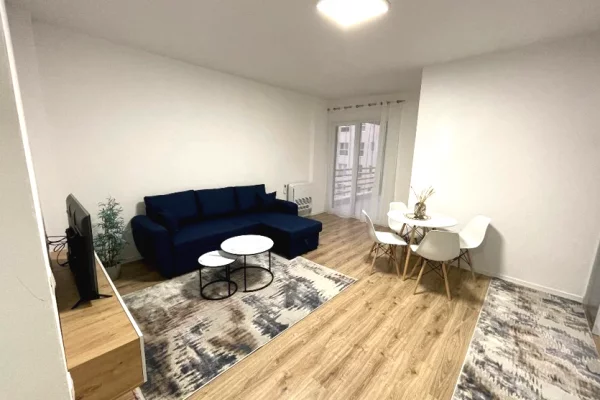 Shtepi me qera 1+1 ne Tirane - 55,000 Leke