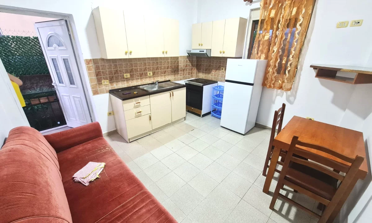 Shtepi me qera Apartament ne Tirane, 1+1, Mobilimi E mobiluar, Pagesa 32,000  Leke.