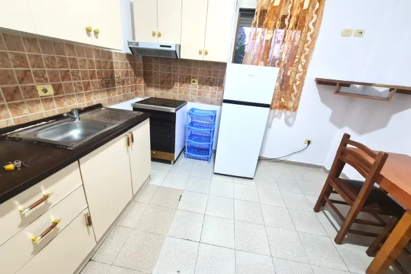 Shtepi me qera Apartament ne Tirane, 1+1, Mobilimi E mobiluar, Pagesa 32,000  Leke.