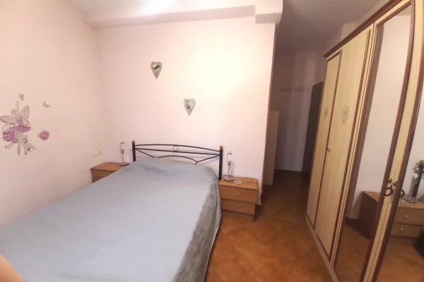 Shtepi me qera Apartament ne Tirane, 1+1, Mobilimi E mobiluar, Pagesa 40,000  Leke.
