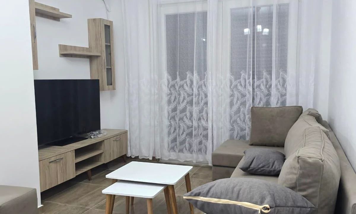 Shtepi me qera Apartament ne Tirane, 1+1, Mobilimi E mobiluar, Pagesa 45,000  Leke.
