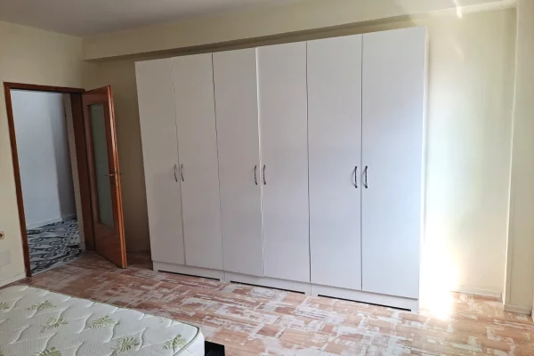 Shtepi me qera Apartament ne Tirane, 2+1, Mobilimi E mobiluar, Pagesa 55,000  Leke.