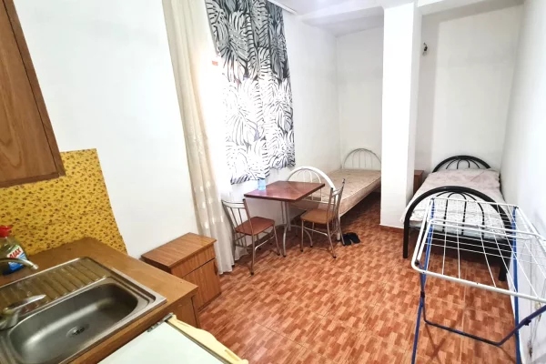 Shtepi me qera Apartament ne Tirane, Garsoniere, Mobilimi E mobiluar, Pagesa 20,000  Leke.