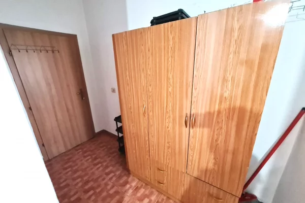 Shtepi me qera Apartament ne Tirane, Garsoniere, Mobilimi E mobiluar, Pagesa 20,000  Leke.
