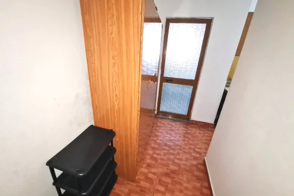 Shtepi me qera Apartament ne Tirane, Garsoniere, Mobilimi E mobiluar, Pagesa 20,000  Leke.