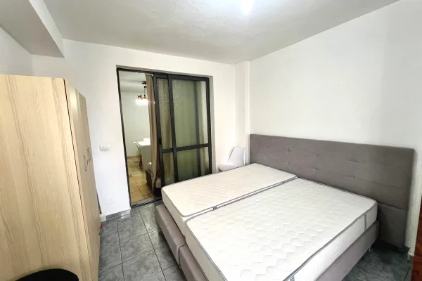 Shtepi me qera Apartament ne Tirane, 1+1, Mobilimi E mobiluar, Pagesa 37,000  Leke.