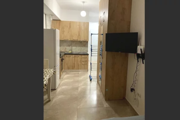 Shtepi me qera Apartament ne Tirane, Garsoniere, Mobilimi E mobiluar, Pagesa 30,000  Leke.