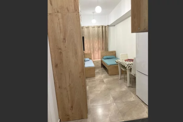 Shtepi me qera Apartament ne Tirane, Garsoniere, Mobilimi E mobiluar, Pagesa 30,000  Leke.